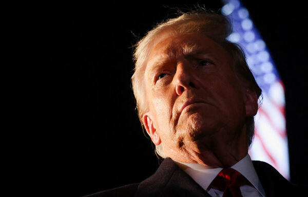 ▲▼24日,美國總統川普準備啟程前往亞洲。(圖/路透)