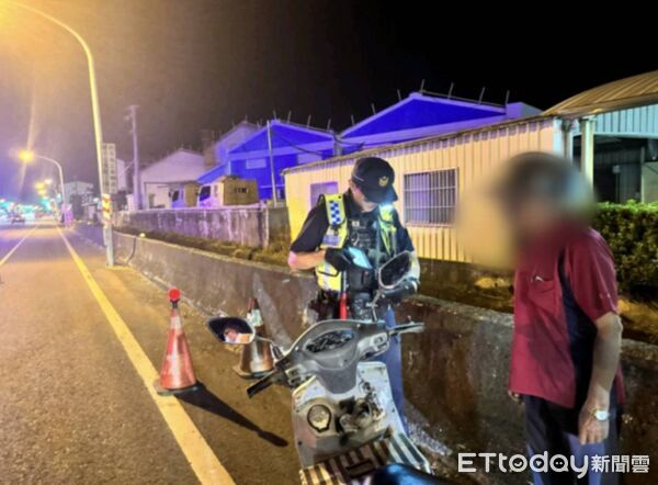 ▲東港警方27日啟動酒駕取締專案。(圖/記者陳崑福翻攝)
