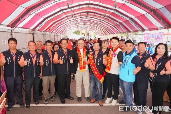 ▲▼全台15尊輔順將軍齊聚烏日聯誼,副市長鄭照新致詞,忠義信仰長傳不息。(圖/台中市政府提供,下同)