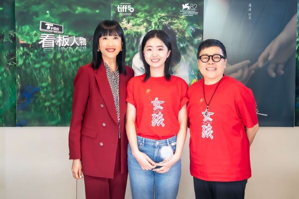 ▲專訪舒淇執導電影得獎,左為主持人方念華。(圖/TVBS)