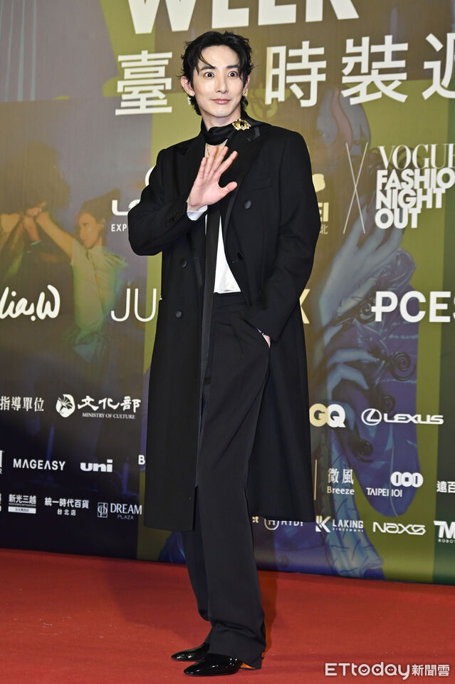 ▲▼李洙赫出席《2025 臺北時裝週》跨界時尚大秀。(圖/記者李毓康攝)