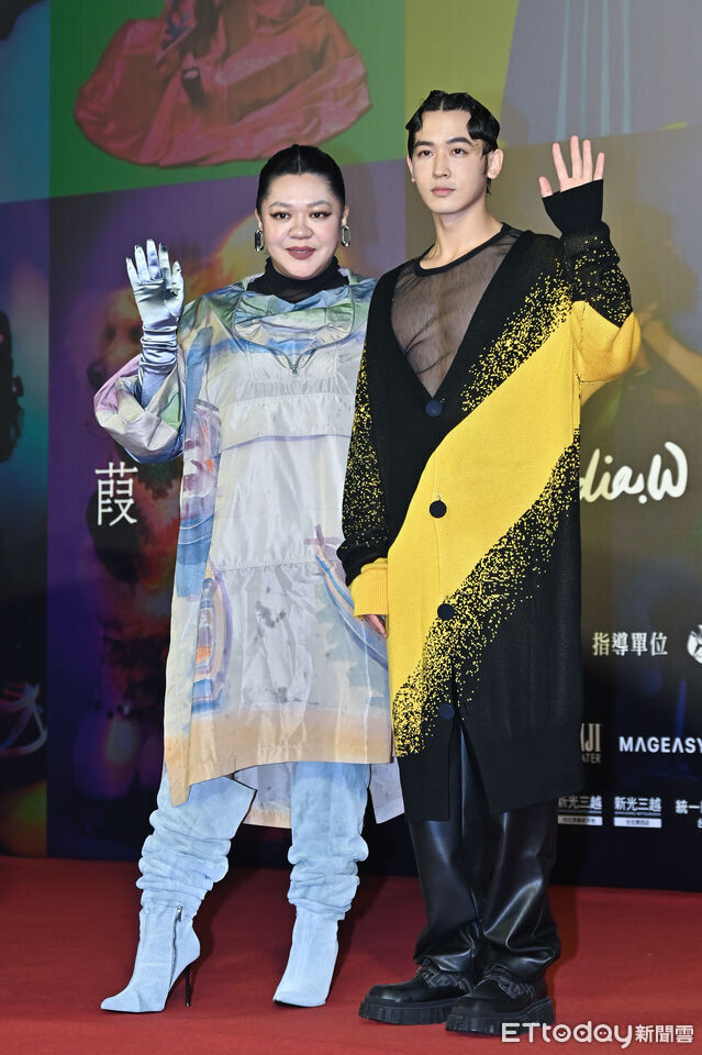 ▲▼小樂吳思賢、Amanda 劉紀範出席《2025 臺北時裝週》跨界時尚大秀。(圖/記者李毓康攝)