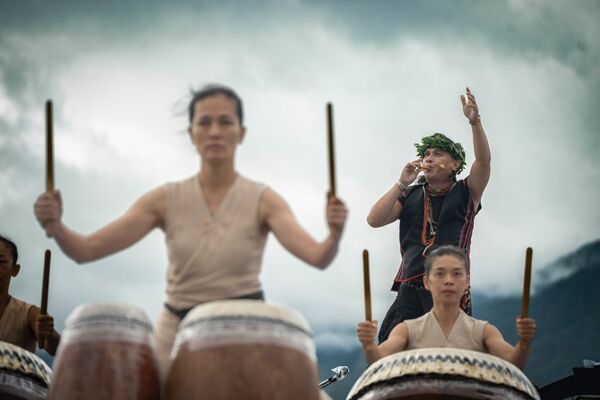 ▲▼「2025池上秋收藝術節」優人神鼓首度合作桑布伊。(圖/劉振祥攝影/台灣好基金會提供)