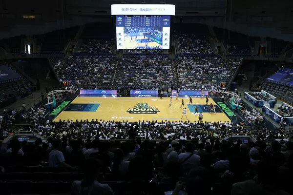 ▲海神主場高雄巨蛋在開幕戰湧入7138名球迷進場支持。(圖/TPBL職籃提供)