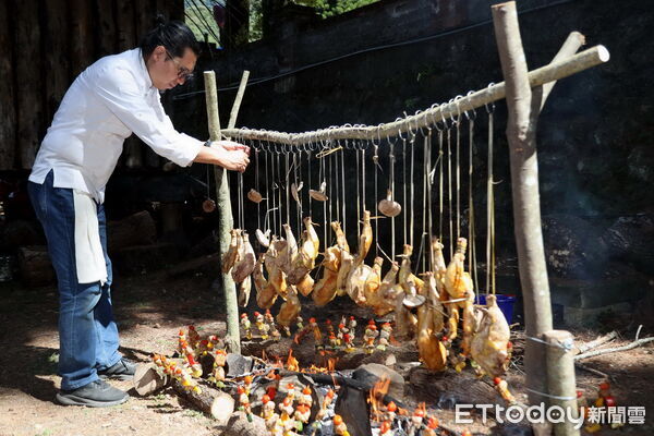 ▲台14線沿途可見的山間烤雞以全新風味呈現。(圖/林業保育署南投分署提供,下同)