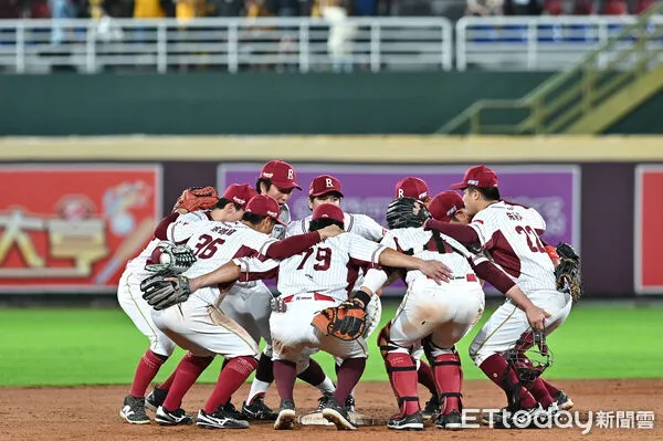 ▲▼2025中職台灣大賽G4,樂天桃猿拿下勝利,系列賽取得3勝1敗聽牌優勢。(圖/記者李毓康攝)