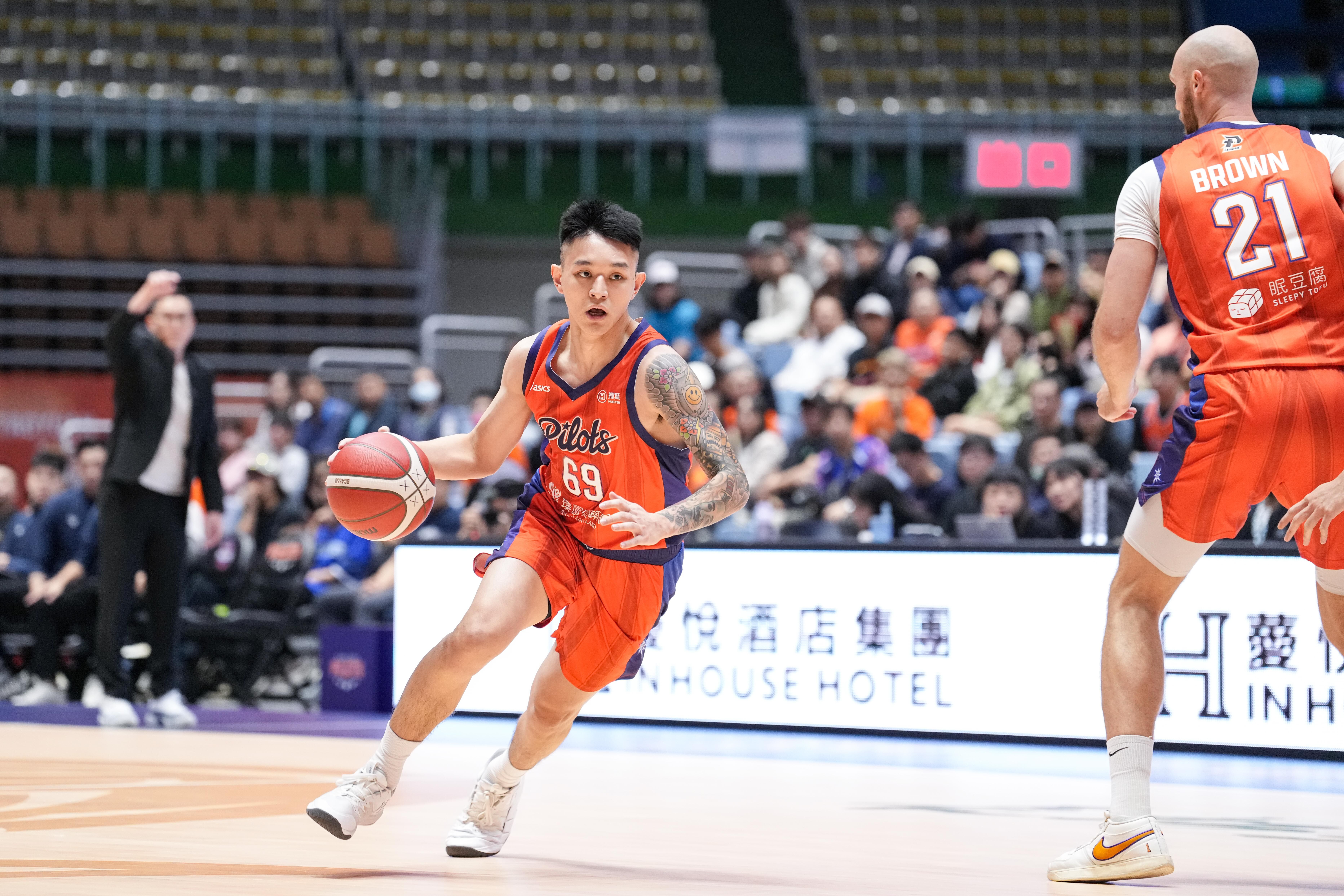 ▲▼領航猿開幕戰擊潰勇士,「夜王」盧峻翔。(圖/PLG提供)