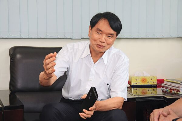 桃捷工程局局長劉慶豐(圖)遭控為了趕工,不顧品質。(翻攝桃園市政府捷運工程局官網)