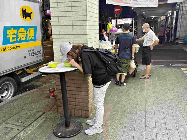 ▲▼西門町阿添羊肉羹、魷魚羹。(圖/部落客陳小可的吃喝玩樂授權提供)