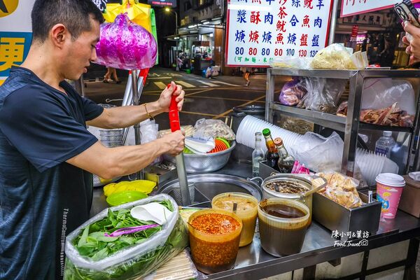▲▼西門町阿添羊肉羹、魷魚羹。(圖/部落客陳小可的吃喝玩樂授權提供)