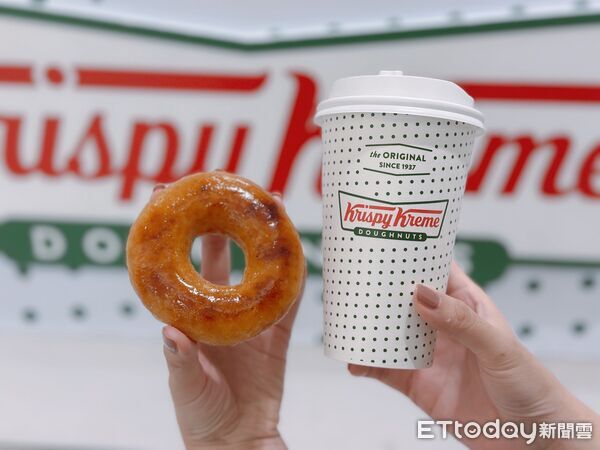 ▲▼Krispy Kreme「烤布蕾甜甜圈」回歸,今年加碼推出限量口味「香檸烤布蕾」。(圖/記者蕭筠攝)