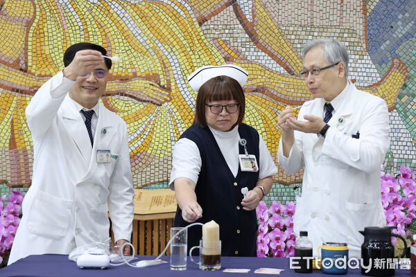 ▲重陽節前夕,花蓮慈院心蓮病房團隊,經過近一年的測試與研發,推出全新成果「魔法泡泡」。(圖/慈濟醫學中心提供,下同)