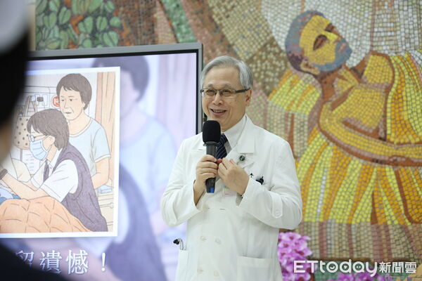 ▲重陽節前夕,花蓮慈院心蓮病房團隊,經過近一年的測試與研發,推出全新成果「魔法泡泡」。(圖/慈濟醫學中心提供,下同)