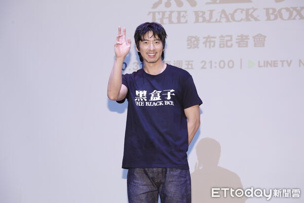 ▲▼LINE TV影集《黑盒子》發布記者會,劇中演員陸夏、邱偲琹、張軒睿、傅孟柏、鄭人碩、洪君昊、莫允雯、李李仁出席。(圖/記者湯興漢攝)