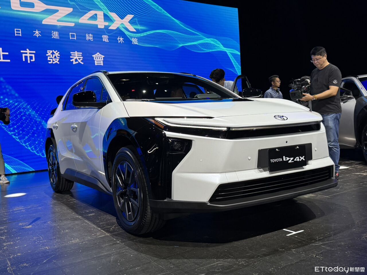 ▲TOYOTA BZ4X。(圖/記者徐煜展攝)