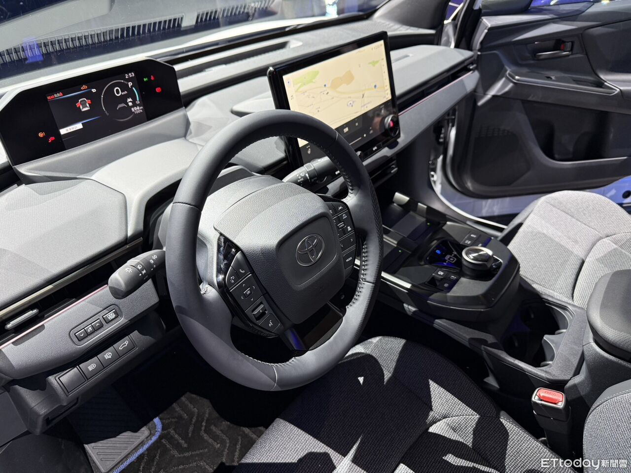 ▲TOYOTA BZ4X。(圖/記者徐煜展攝)