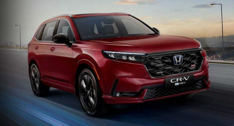 ▲測試車刻意在廠徽Logo、銘牌進行偽裝,似乎有意隱瞞油電身分。