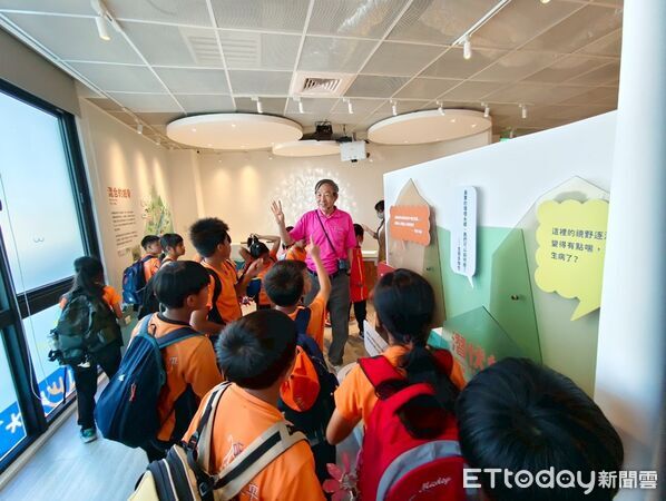 ▲永續方舟館志工隊展專業熱情。(圖/記者楊晨東翻攝)