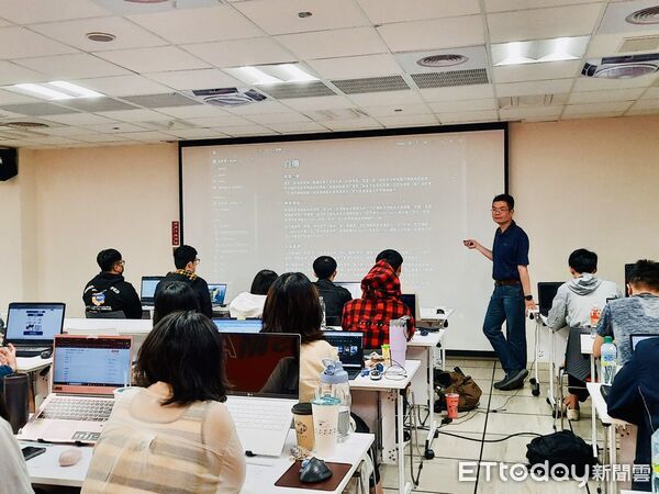 ▲雲嘉南分署開辦多項產業新尖兵課程,協助青年強化專業技能、提升就業力。(記者林東良翻攝,下同)