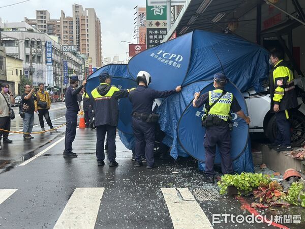 ▲▼ 台中休旅車逆向衝撞轎車,再撞進鐵板燒店家,駕駛身亡。(圖/記者許權毅攝,下同)