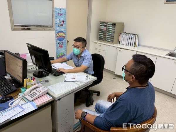 ▲玉里醫院陳平文心理師提醒,網癮不再是青少年的專利。(圖/玉里醫院提供,下同)