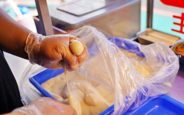 ▲▼桃園傳統古早味手工純糯米「康家客家手工麻糬」粉紅少女麻糬每日限量20盒。(圖/部落客Mika提供)