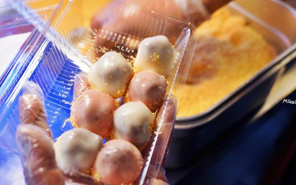 ▲▼桃園傳統古早味手工純糯米「康家客家手工麻糬」粉紅少女麻糬每日限量20盒。(圖/部落客Mika提供)