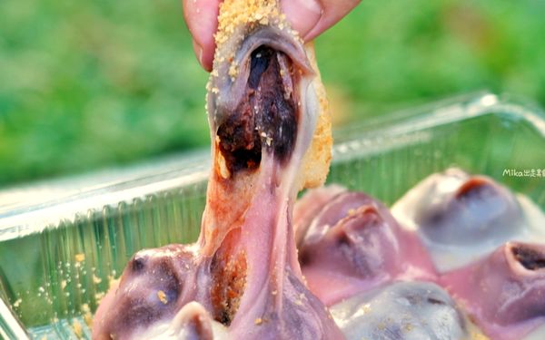 ▲▼桃園傳統古早味手工純糯米「康家客家手工麻糬」粉紅少女麻糬每日限量20盒。(圖/部落客Mika提供)