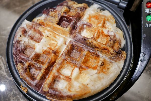 ▲▼桃園傳統古早味手工純糯米「康家客家手工麻糬」粉紅少女麻糬每日限量20盒。(圖/部落客Mika提供)