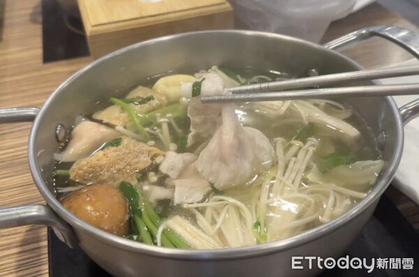 ▲業者腦筋動得快,改賣高級進口豬肉撐場面。(圖/記者游瓊華翻攝)