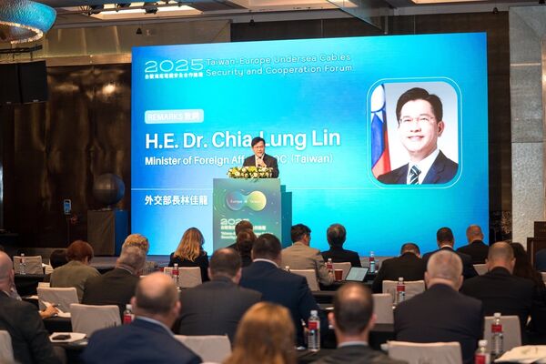 ▲▼外交部長林佳龍在「台歐海底電纜安全合作論壇」上呼籲全球理念相近夥伴重視海纜風險管理,以及強化相關合作。(圖/外交部提供)