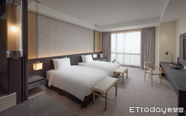 ▲台南大員皇冠假日酒店2025線上旅展10月30日開跑,推出超值住宿券最低2045元起。(記者林東良翻攝,下同)