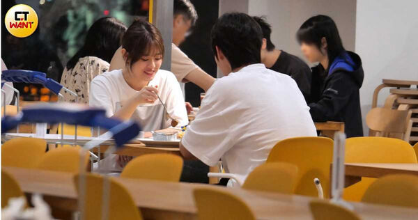 換換愛1/情斷大老之子郭方儒 邱偲琹搬家「熱戀韓國歐爸」