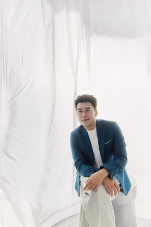 ▲▼王耀慶主持時尚活動,訪問女星鍾楚曦,發言被認為沒禮貌。(圖/翻攝自微博)