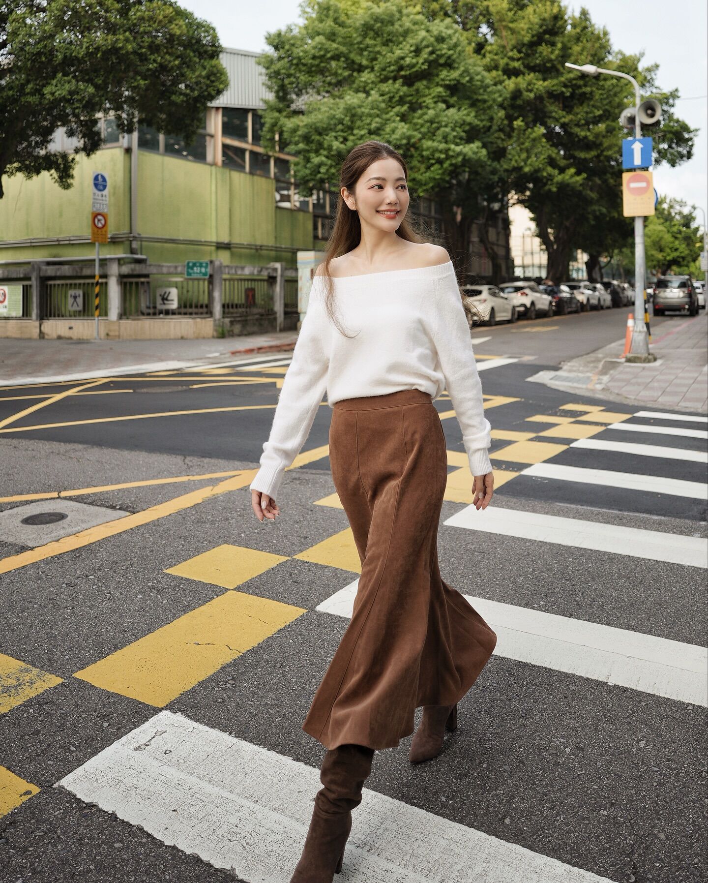 ▲▼ 秋冬極簡穿法!Club Monaco溫柔奶茶系 。(圖/品牌提供)