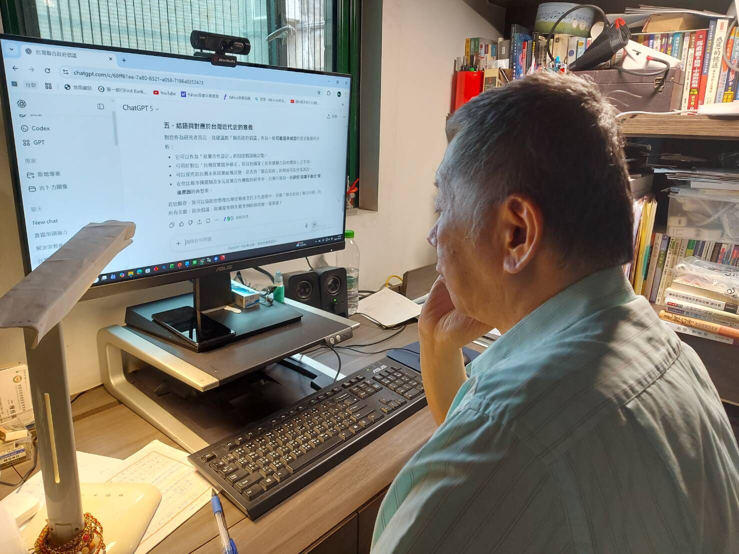 ▲陳佩琪透露柯文哲積極學習AI新知識。(圖//翻攝自Facebook/陳佩琪)