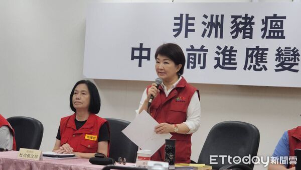 ▲盧秀燕、鄭照新出席記者會 。(圖/記者游瓊華攝)