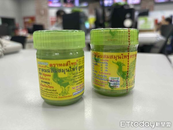 ▲▼泰國「Hong Thai天鵝牌草藥鼻通」。(圖/記者張方瑀攝)