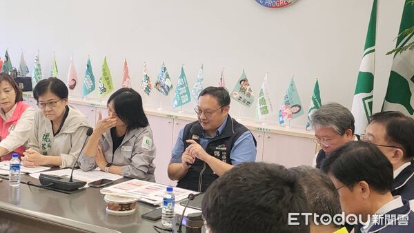 ▲豬瘟風暴!民進黨團轟中市府「官僚殺豬」 點名2人下台負責。(圖/記者游瓊華攝)