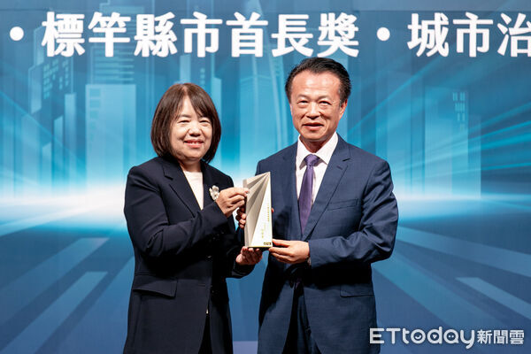 ▲▼ 翁章梁蟬聯天下雜誌「標竿縣市首長獎」,嘉義縣施政滿意度全國最高 。(圖/嘉義縣政府提供)