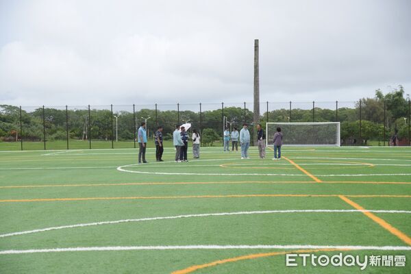 ▲▼花蓮市長魏嘉彥28日偕相關單位人員現場會勘由設計及承包廠商簡報說明。(圖/花蓮市公所提供,下同)