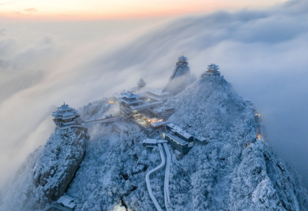 ▲被白雪覆蓋的老君山也受到不少人喜愛。(圖/翻攝自微博,上同)