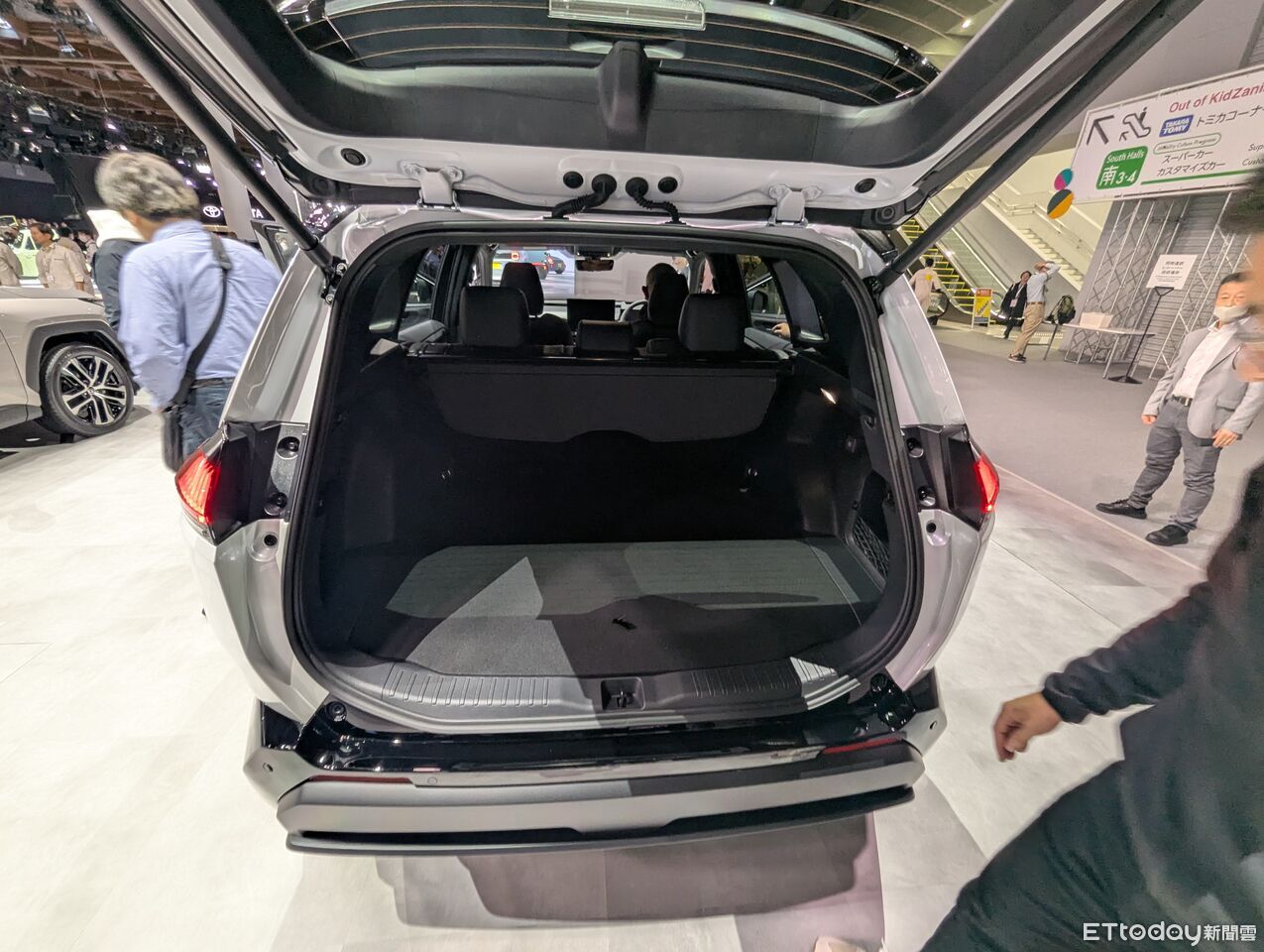 ▲TOYOTA RAV4。(圖/記者張慶輝攝)