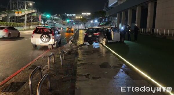 ▲基隆休旅車拒檢逃逸,警方逮人現場曝光。(圖/記者郭世賢翻攝,下同)