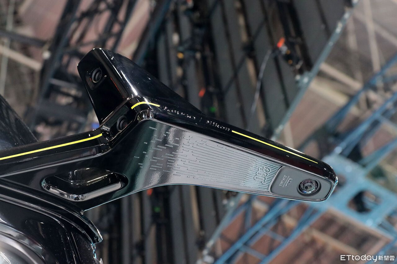 ▲FUSO「2款氫氣重型卡車」日本車展首度現身!充填15分可跑1200KM。(圖/記者張慶輝攝)