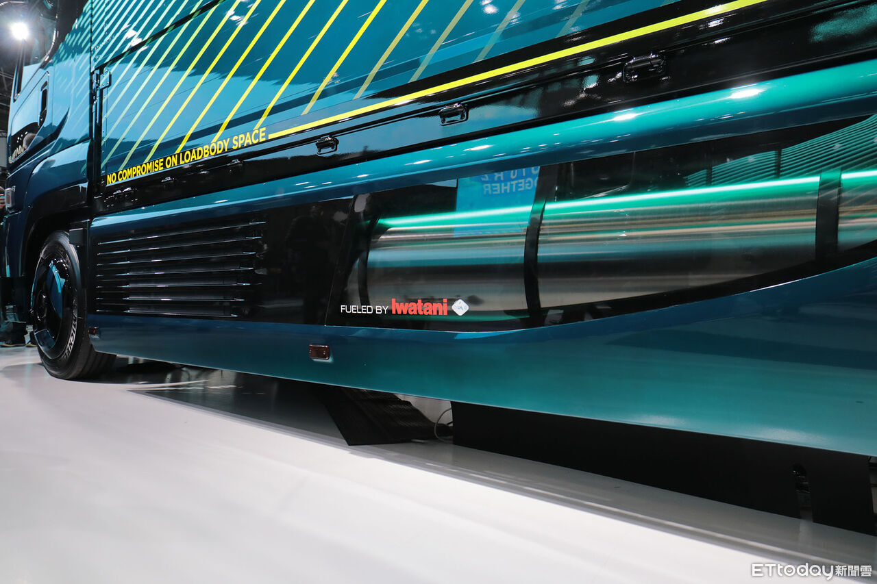 ▲FUSO「2款氫氣重型卡車」日本車展首度現身!充填15分可跑1200KM。(圖/記者張慶輝攝)