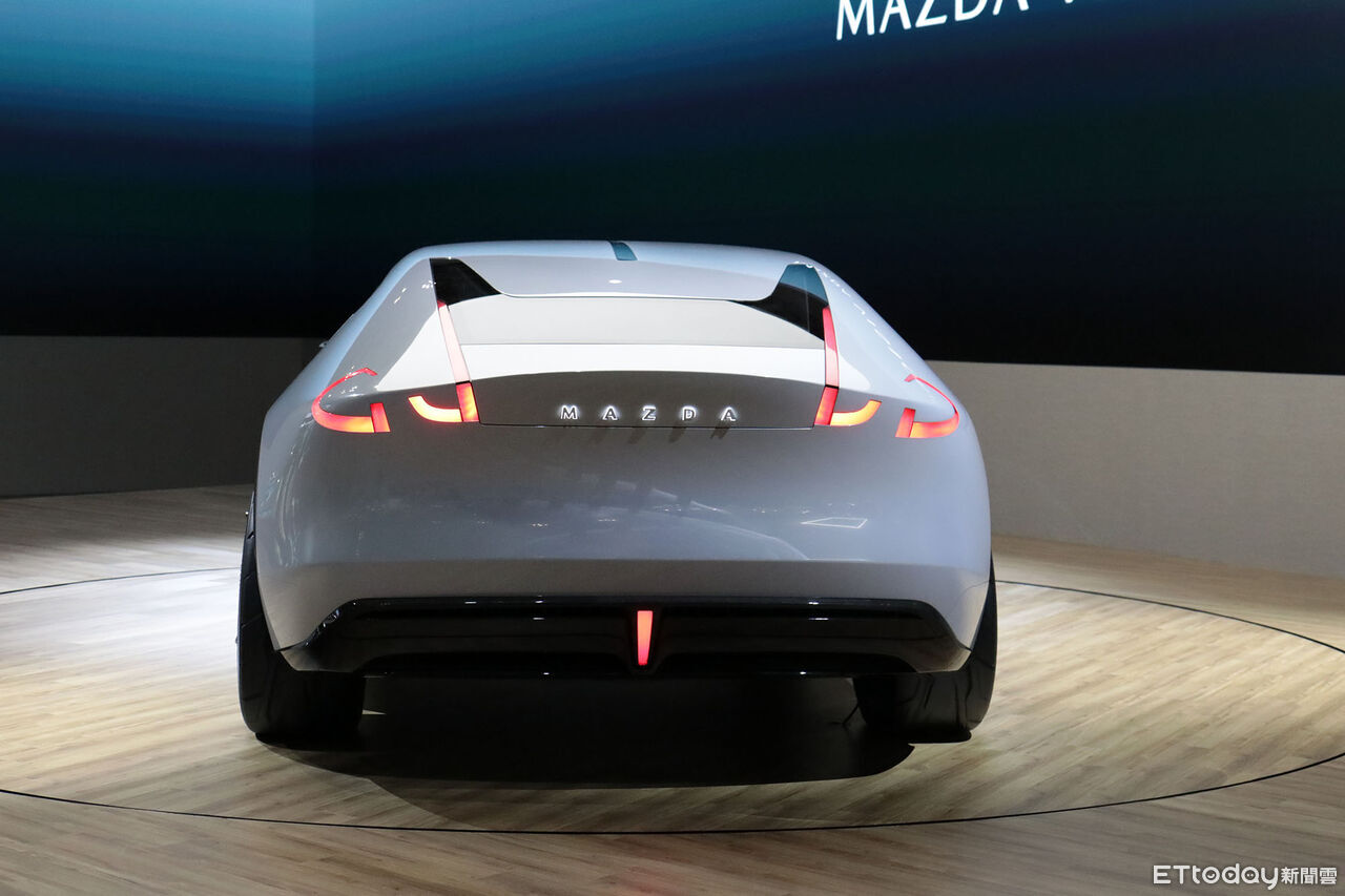 ▲Mazda馬自達日本移動展概念車與新CX-5。(圖/記者張慶輝攝)