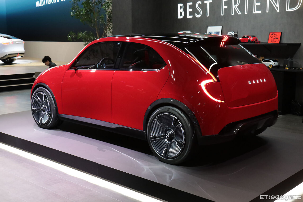 ▲Mazda馬自達日本移動展概念車與新CX-5。(圖/記者張慶輝攝)