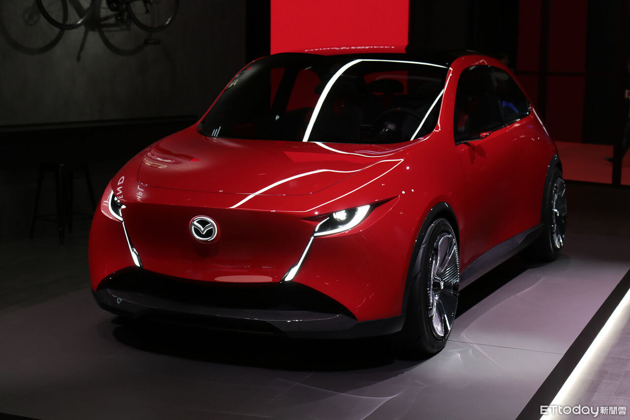 ▲Mazda馬自達日本移動展概念車與新CX-5。(圖/記者張慶輝攝)