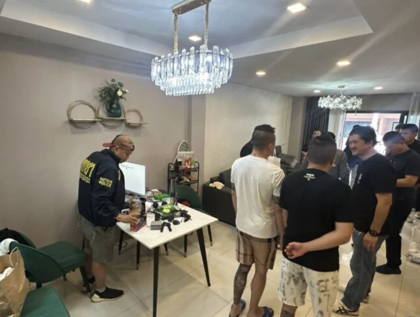 ▲▼ 2台男「泰國豪宅藏毒」被逮!買K他命、笑氣爽開毒趴 被逮畫面曝。(圖/翻攝自芭達雅新聞)